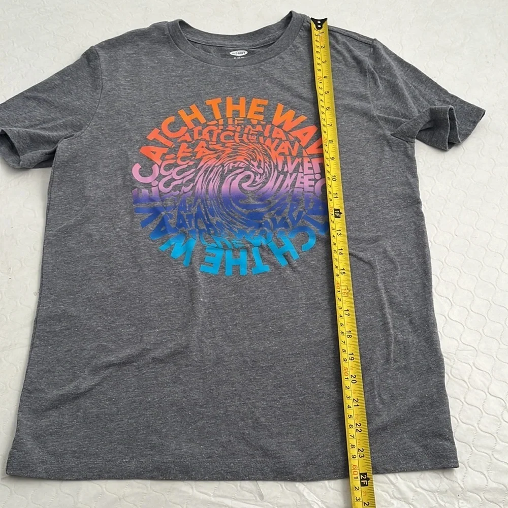 Old Navy gray multicolor rainbow catch the wave short sleeve graphic t-shirt